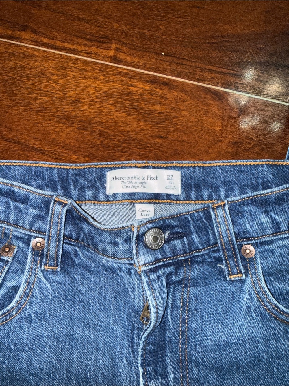 Abercrombie & Fitch 90s Straight Ultra High Rise Curve Love Jeans - Picture 2 of 3